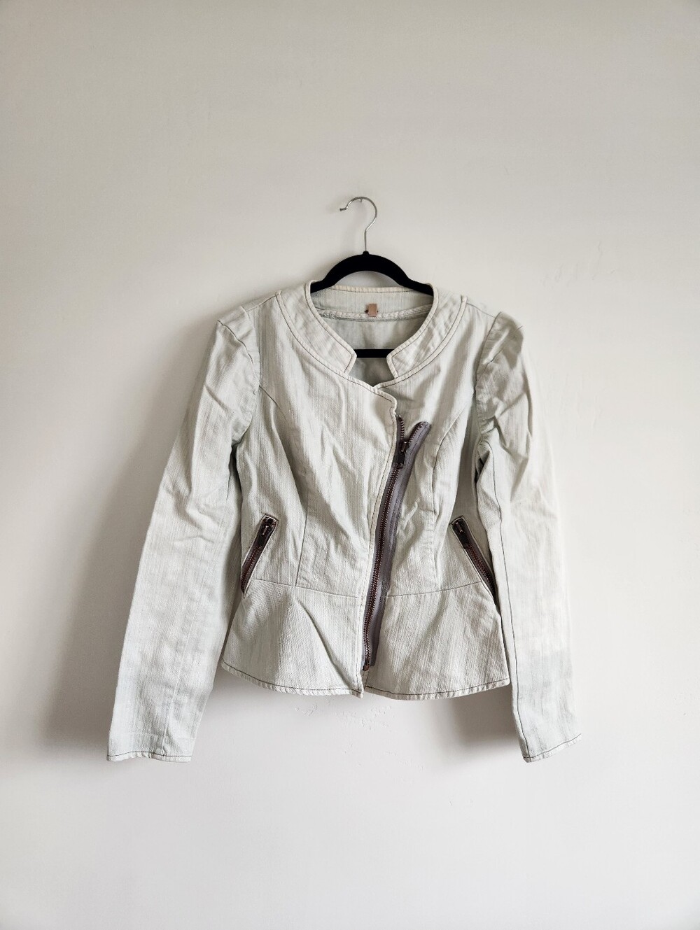 Free People Moto Jacket Peplum Denim Asymmetric Zip Pockets Size 8 - Picture 1 of 8